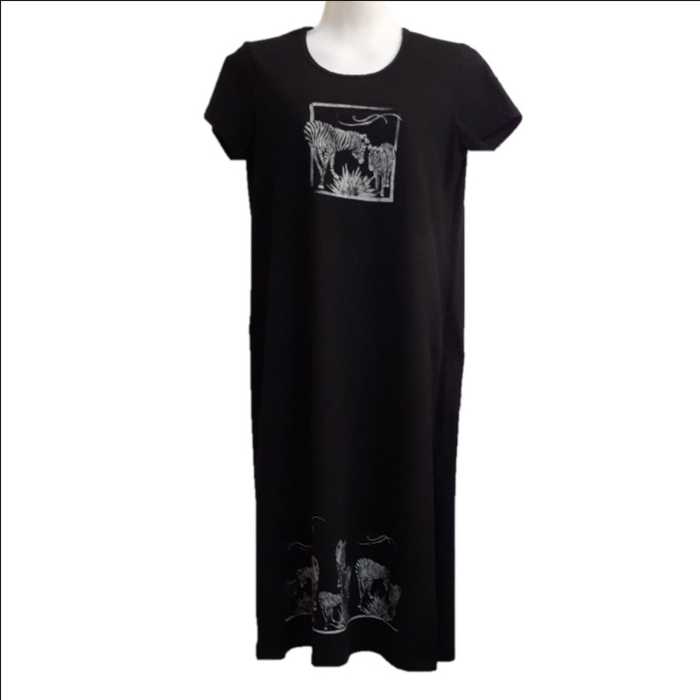 ALWAYS CHIC in BLACK & WHITE!! NWOT (M-L)